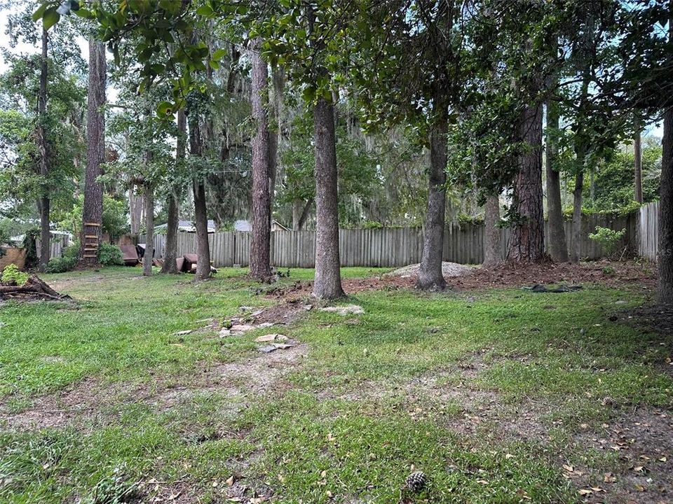 For Sale: $189,000 (4 beds, 2 baths, 1404 Square Feet)