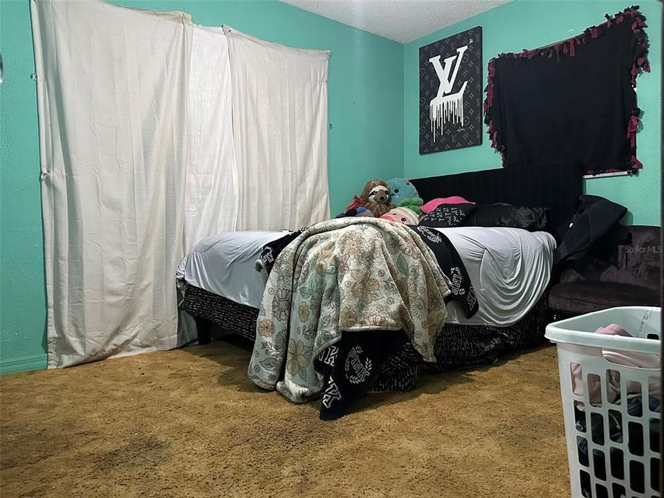 For Sale: $189,000 (4 beds, 2 baths, 1404 Square Feet)