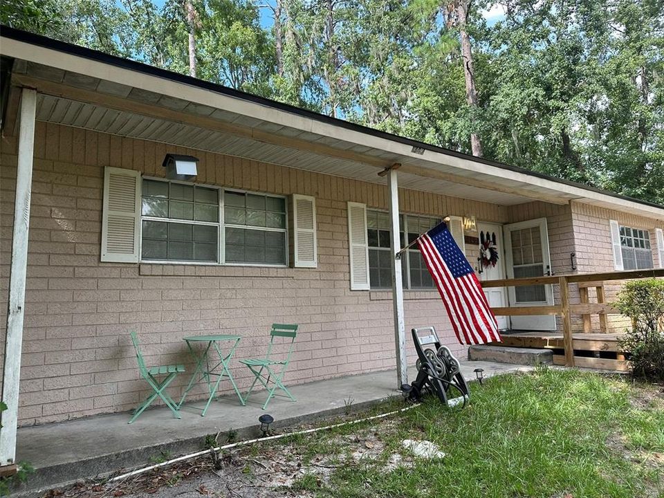 For Sale: $189,000 (4 beds, 2 baths, 1404 Square Feet)