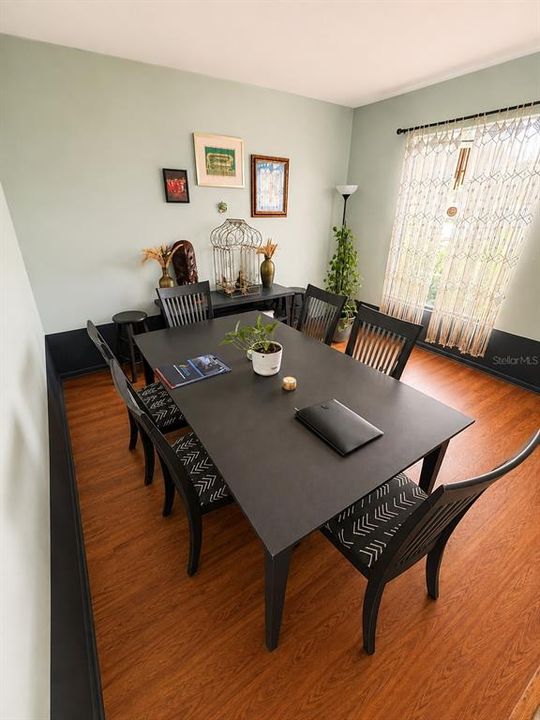 На продажу: $389,900 (5 спален, 3 ванн, 1825 Квадратных фут)