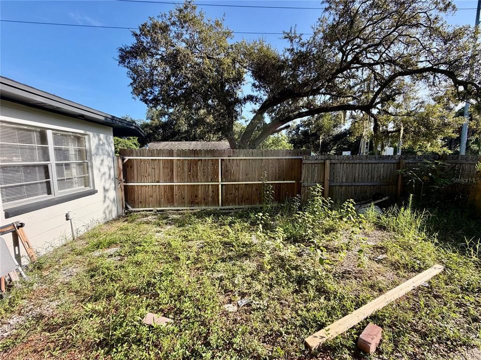 For Sale: $305,000 (2 beds, 0 baths, 1248 Square Feet)