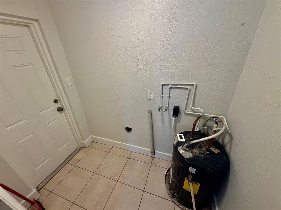 For Sale: $305,000 (2 beds, 0 baths, 1248 Square Feet)