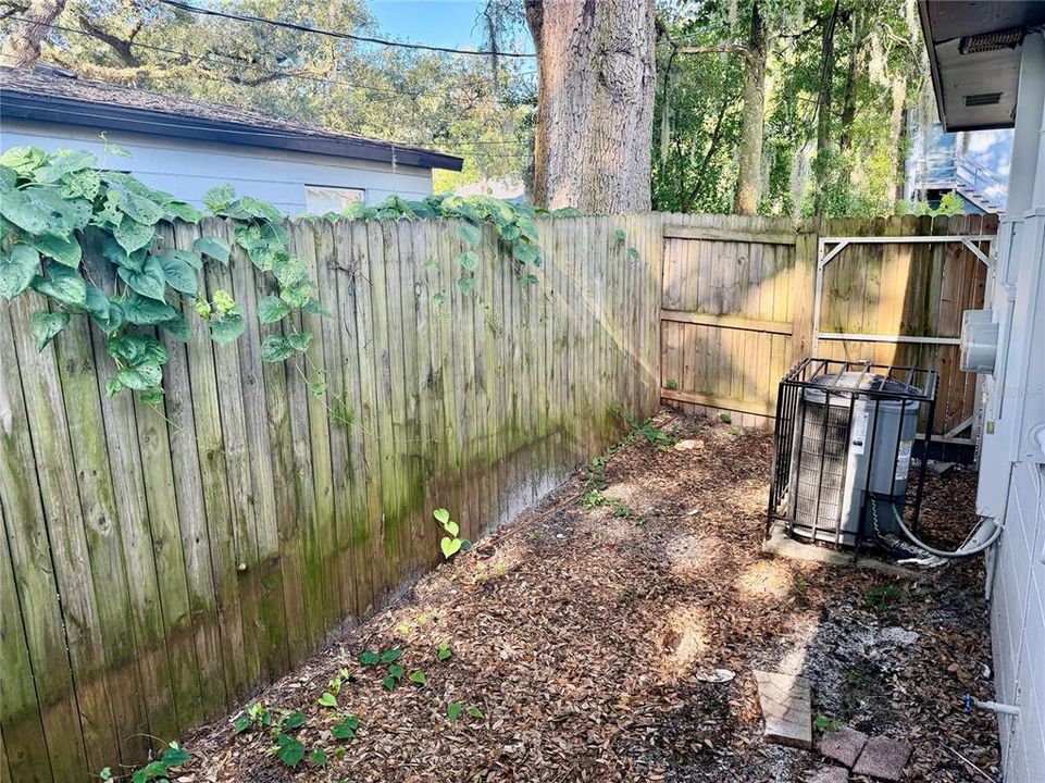 For Sale: $305,000 (2 beds, 0 baths, 1248 Square Feet)