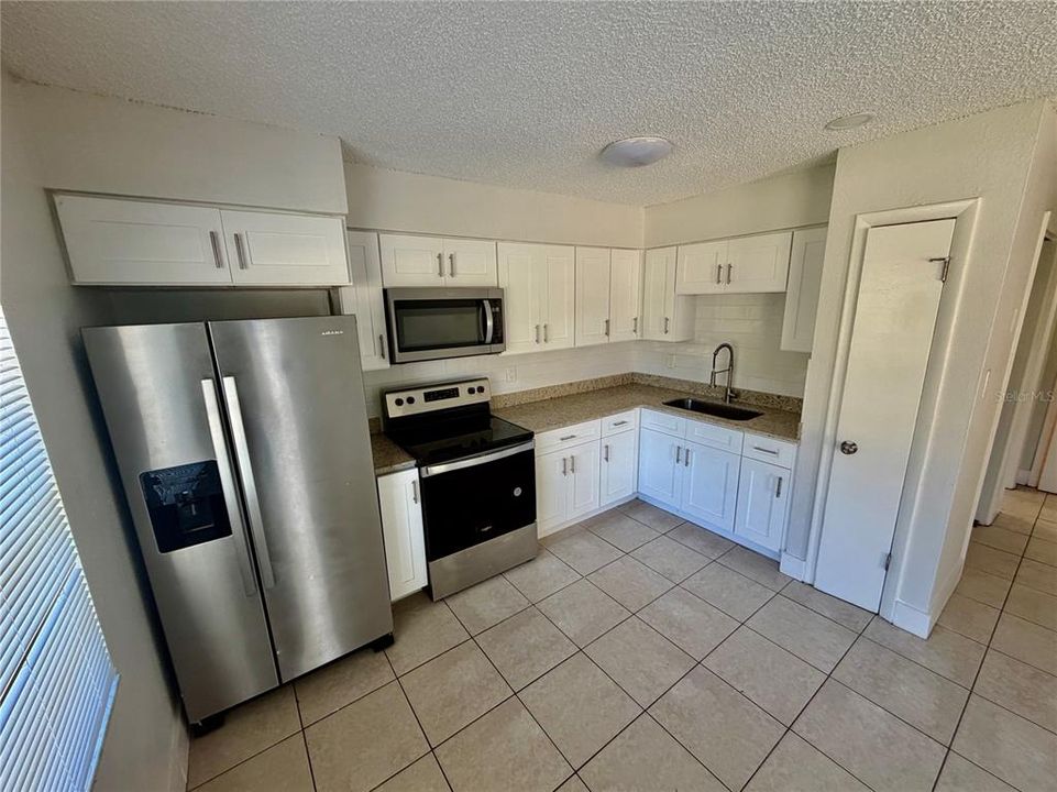 For Sale: $305,000 (2 beds, 0 baths, 1248 Square Feet)