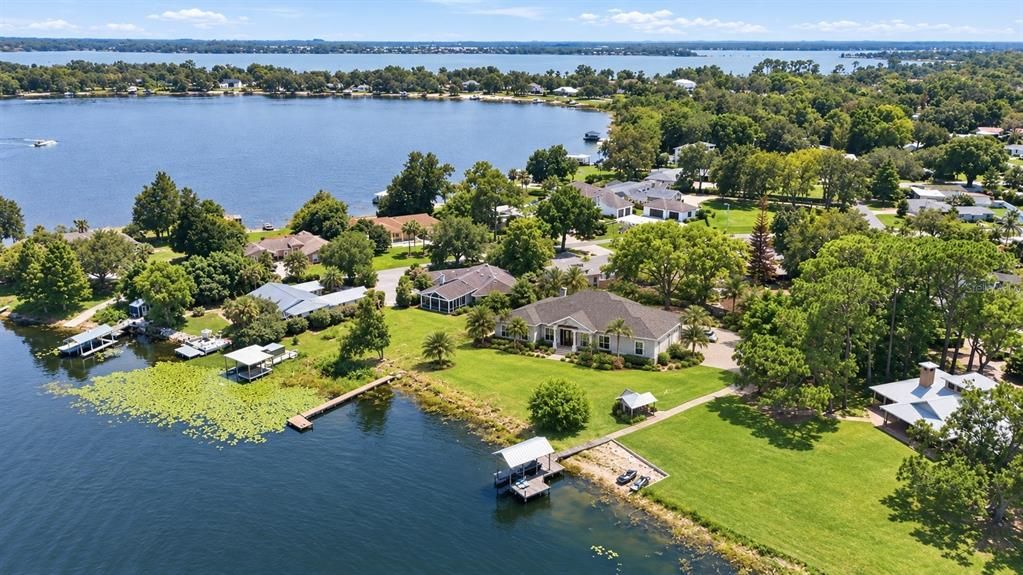 На продажу: $1,300,000 (0.59 acres)