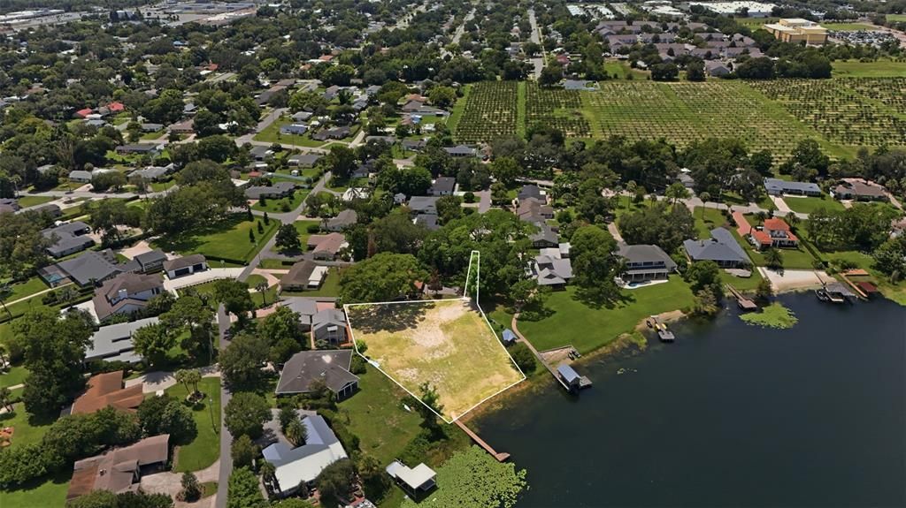 На продажу: $1,300,000 (0.59 acres)