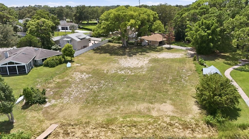 На продажу: $1,300,000 (0.59 acres)
