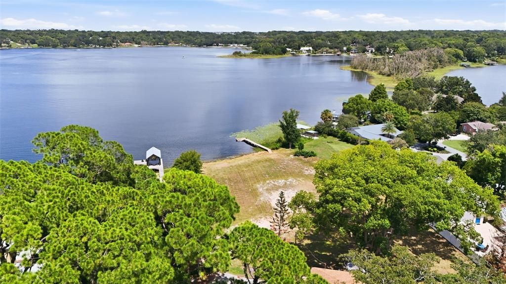 На продажу: $1,300,000 (0.59 acres)