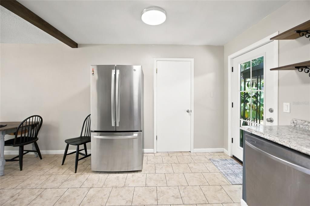 For Sale: $224,999 (3 beds, 2 baths, 1218 Square Feet)