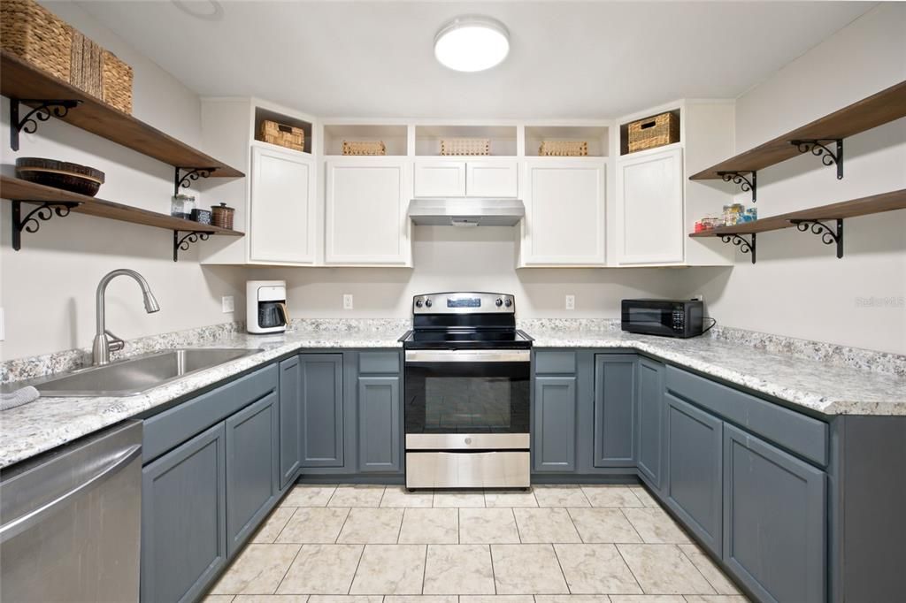 For Sale: $224,999 (3 beds, 2 baths, 1218 Square Feet)