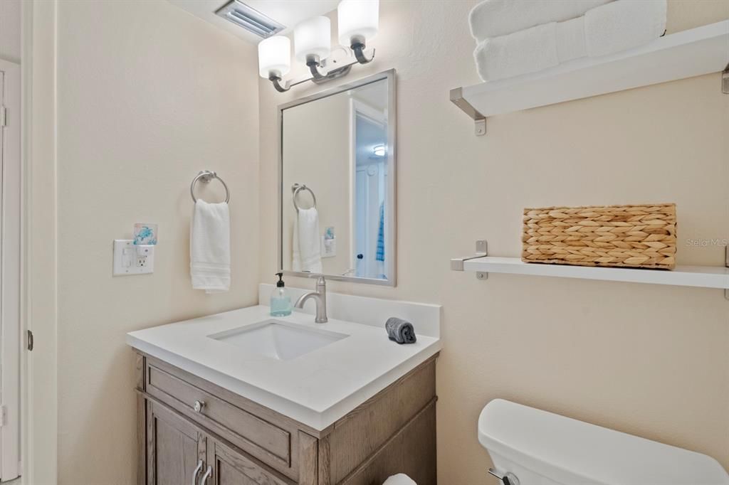 For Sale: $599,000 (2 beds, 2 baths, 965 Square Feet)