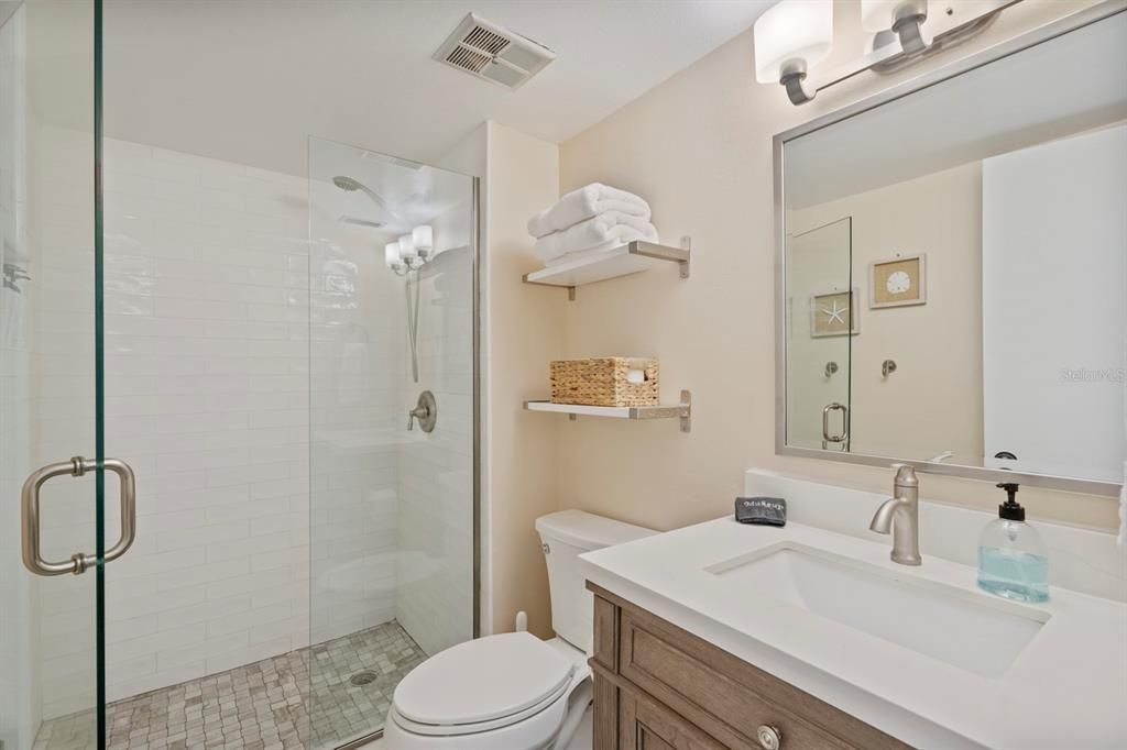 For Sale: $599,000 (2 beds, 2 baths, 965 Square Feet)