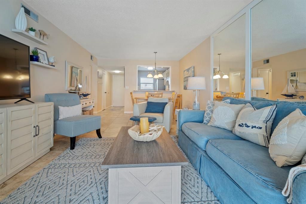 For Sale: $599,000 (2 beds, 2 baths, 965 Square Feet)