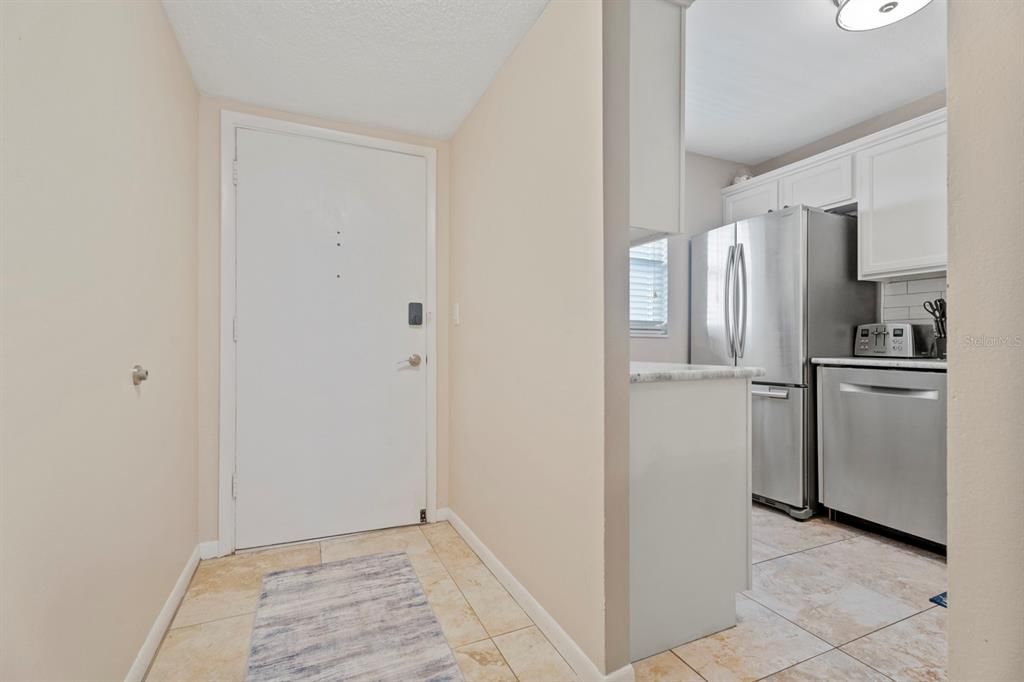 For Sale: $599,000 (2 beds, 2 baths, 965 Square Feet)