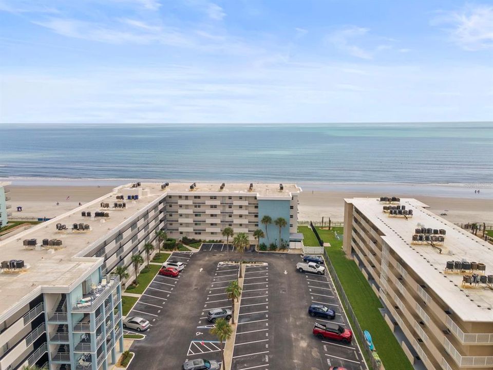 For Sale: $599,000 (2 beds, 2 baths, 965 Square Feet)