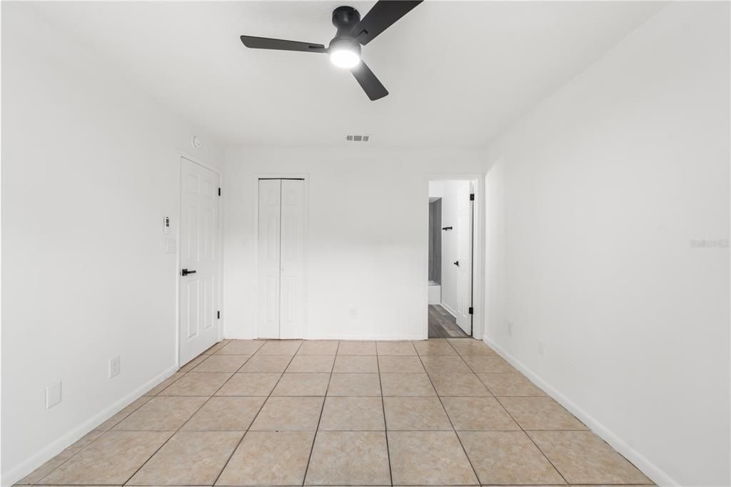 For Sale: $114,900 (2 beds, 2 baths, 1073 Square Feet)