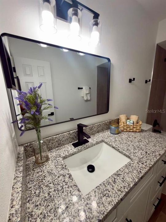 For Sale: $114,900 (2 beds, 2 baths, 1073 Square Feet)