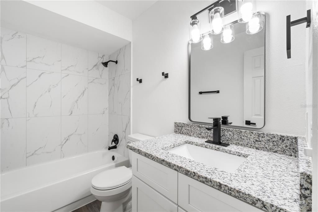 For Sale: $114,900 (2 beds, 2 baths, 1073 Square Feet)