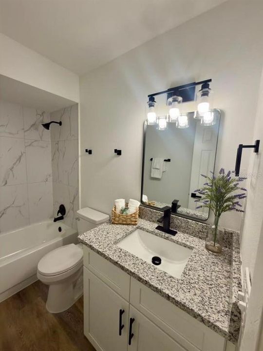 For Sale: $114,900 (2 beds, 2 baths, 1073 Square Feet)