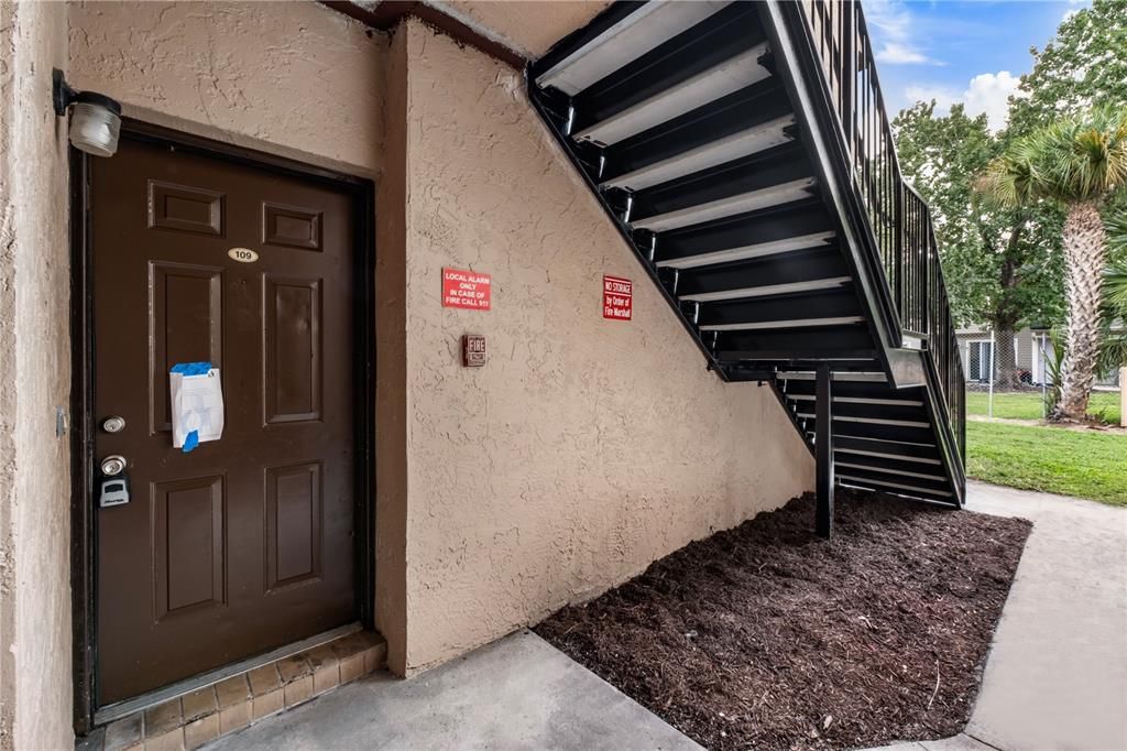 For Sale: $114,900 (2 beds, 2 baths, 1073 Square Feet)