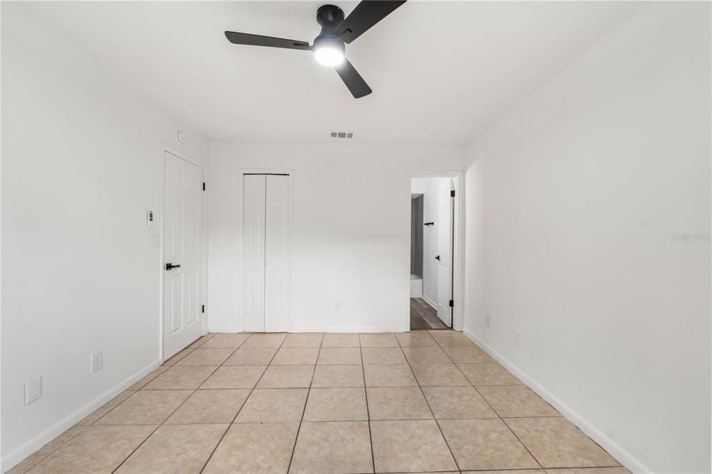 For Sale: $114,900 (2 beds, 2 baths, 1073 Square Feet)