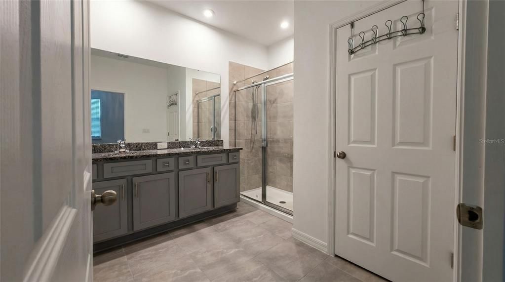 For Rent: $2,500 (4 beds, 3 baths, 2236 Square Feet)