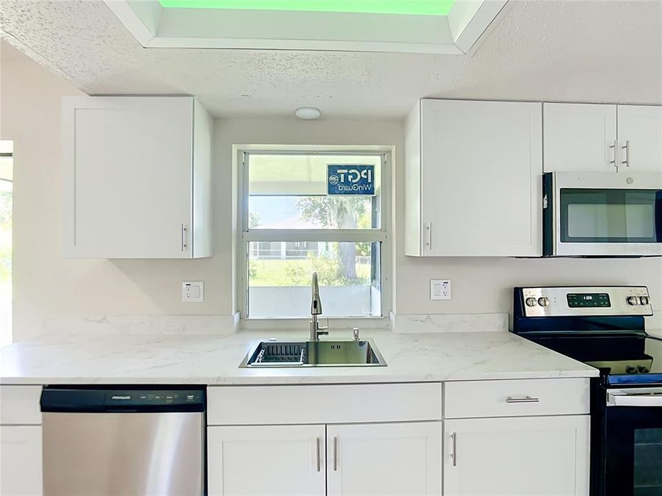 For Sale: $249,000 (2 beds, 2 baths, 1202 Square Feet)