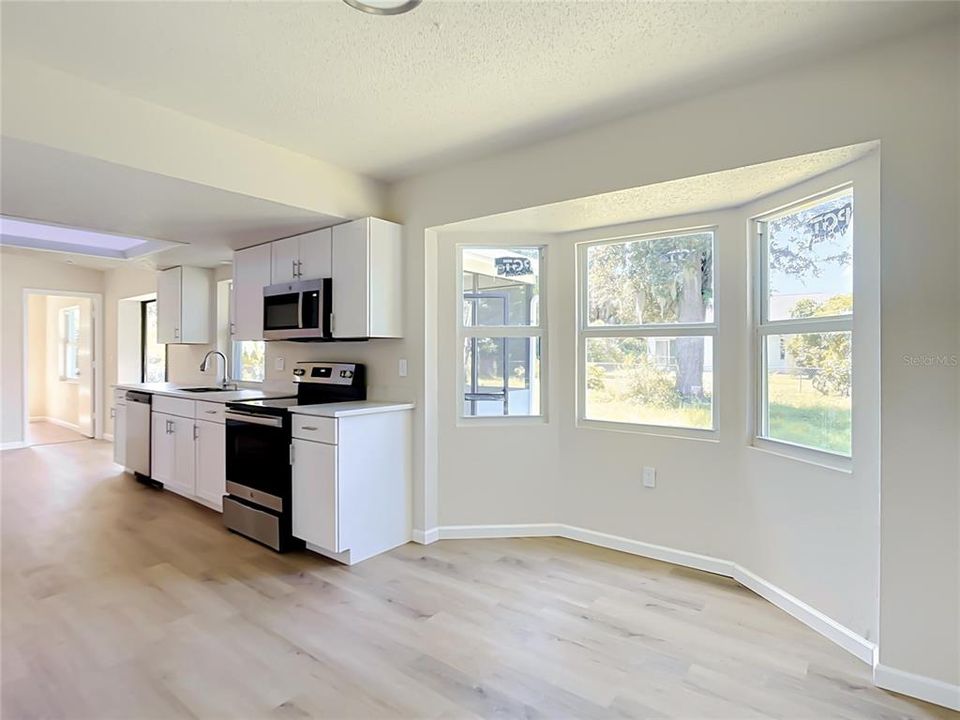 For Sale: $249,000 (2 beds, 2 baths, 1202 Square Feet)