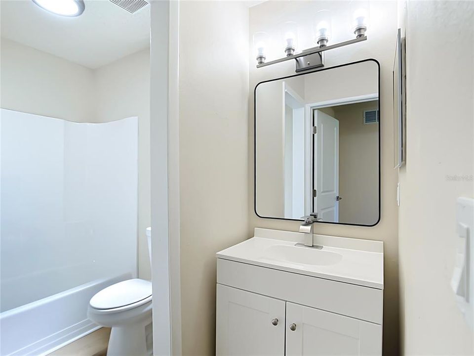 For Sale: $249,000 (2 beds, 2 baths, 1202 Square Feet)