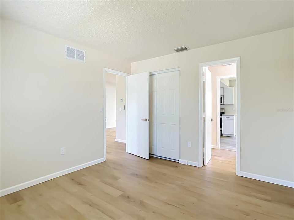 For Sale: $249,000 (2 beds, 2 baths, 1202 Square Feet)