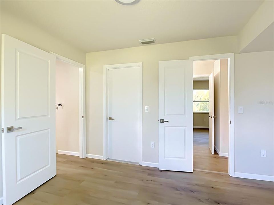For Sale: $249,000 (2 beds, 2 baths, 1202 Square Feet)