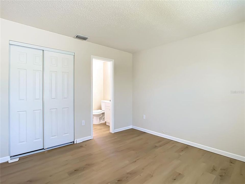 For Sale: $249,000 (2 beds, 2 baths, 1202 Square Feet)