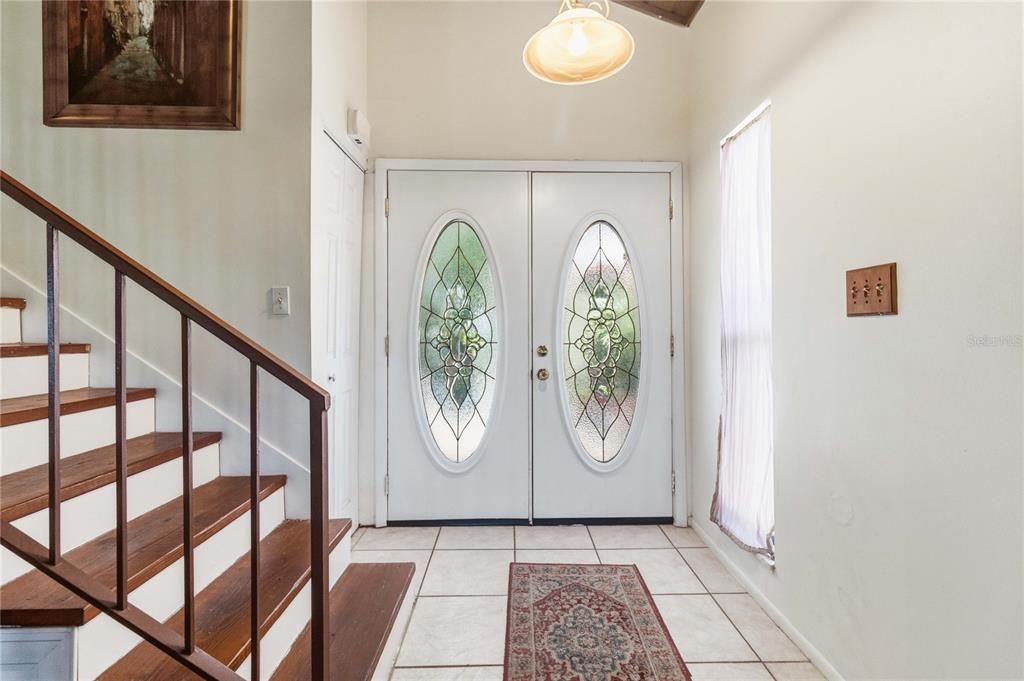 For Sale: $300,000 (3 beds, 3 baths, 1950 Square Feet)