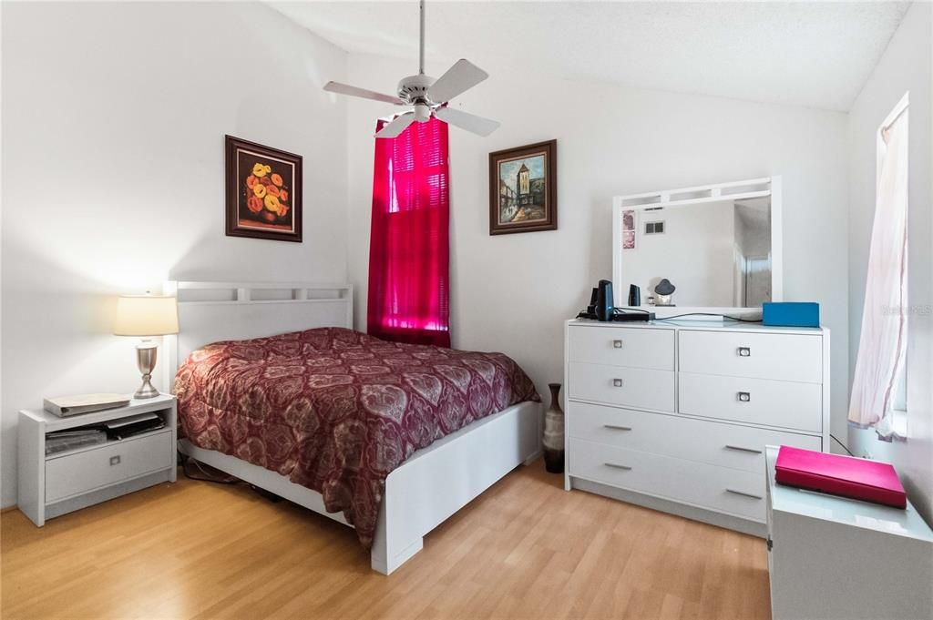 For Sale: $300,000 (3 beds, 3 baths, 1950 Square Feet)