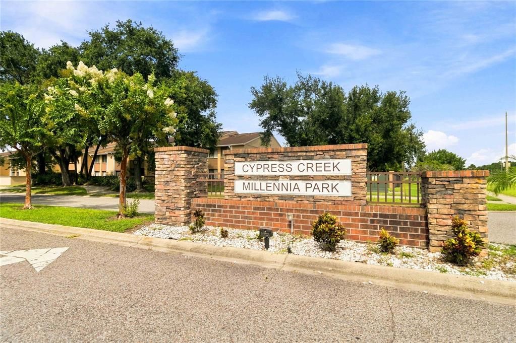 For Sale: $300,000 (3 beds, 3 baths, 1950 Square Feet)