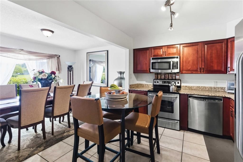 For Sale: $300,000 (3 beds, 3 baths, 1950 Square Feet)