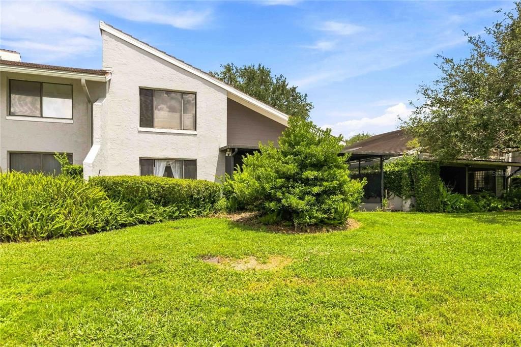 For Sale: $300,000 (3 beds, 3 baths, 1950 Square Feet)