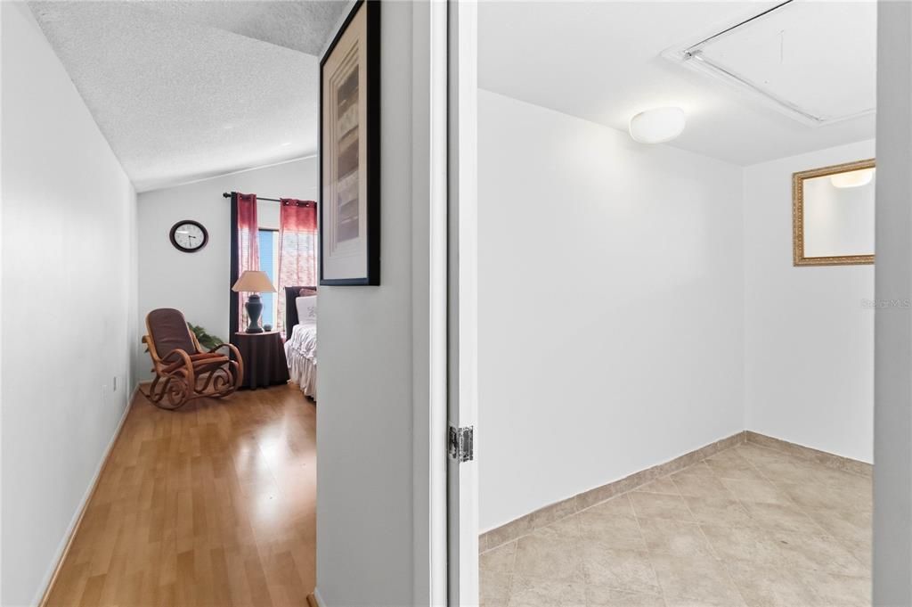 For Sale: $300,000 (3 beds, 3 baths, 1950 Square Feet)