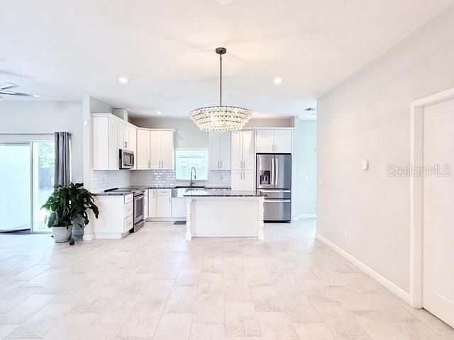 For Rent: $3,295 (3 beds, 2 baths, 1938 Square Feet)
