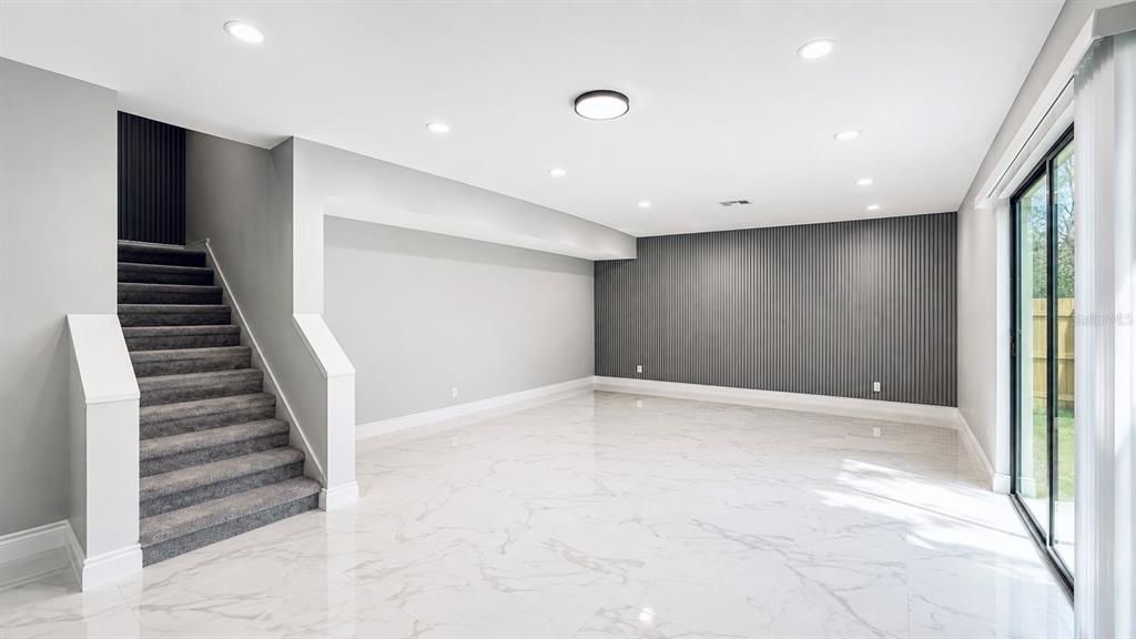 For Sale: $185,000 (2 beds, 1 baths, 1012 Square Feet)