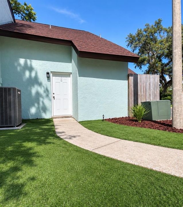 For Sale: $185,000 (2 beds, 1 baths, 1012 Square Feet)