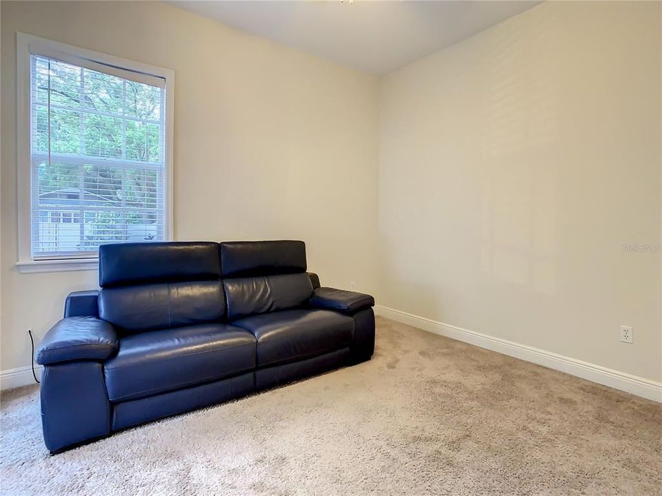 For Rent: $3,600 (3 beds, 2 baths, 1833 Square Feet)