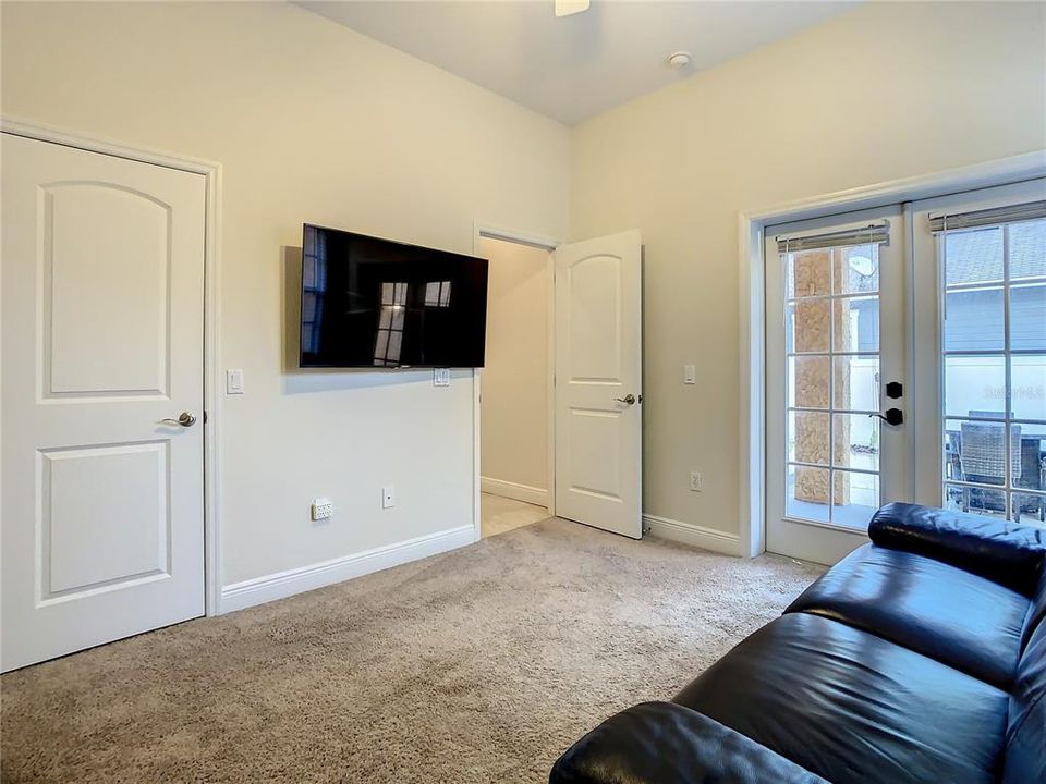 For Rent: $3,600 (3 beds, 2 baths, 1833 Square Feet)