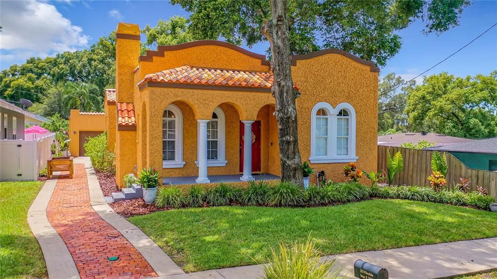 For Rent: $3,600 (3 beds, 2 baths, 1833 Square Feet)