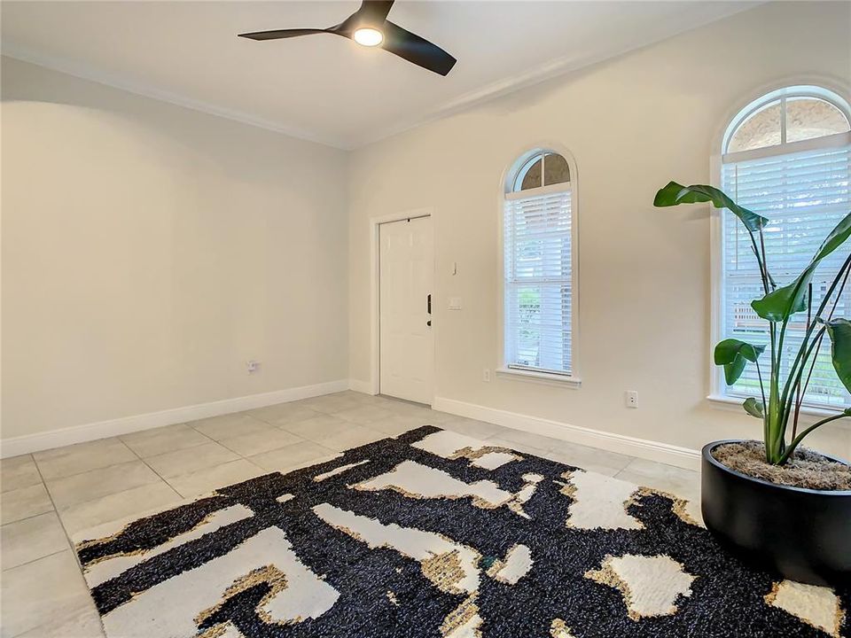 For Rent: $3,600 (3 beds, 2 baths, 1833 Square Feet)