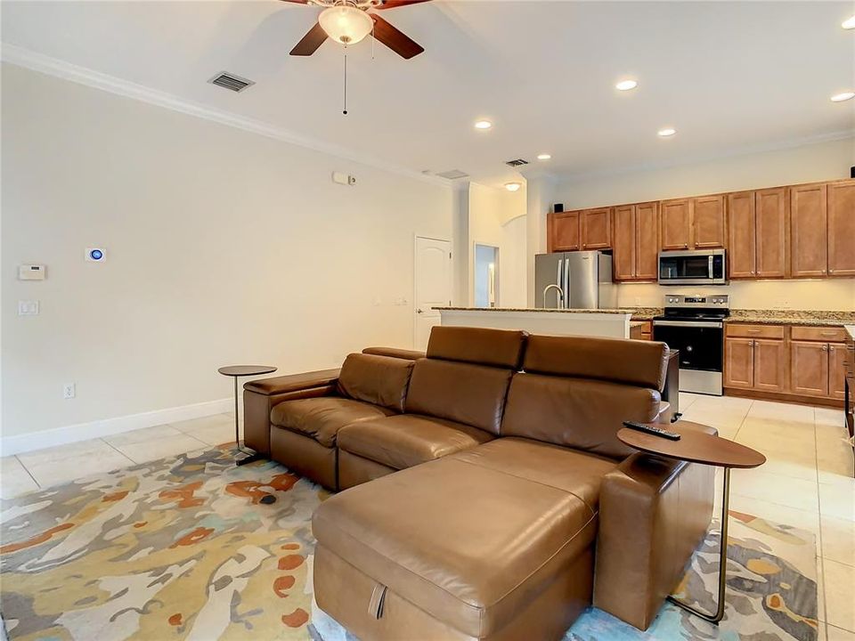 For Rent: $3,600 (3 beds, 2 baths, 1833 Square Feet)