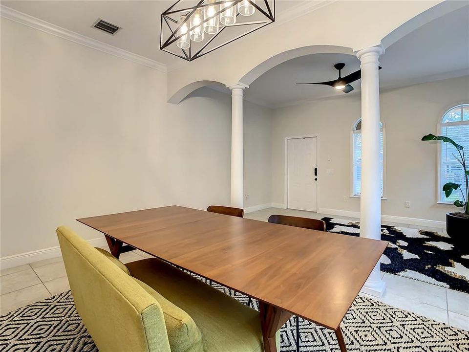 For Rent: $3,600 (3 beds, 2 baths, 1833 Square Feet)