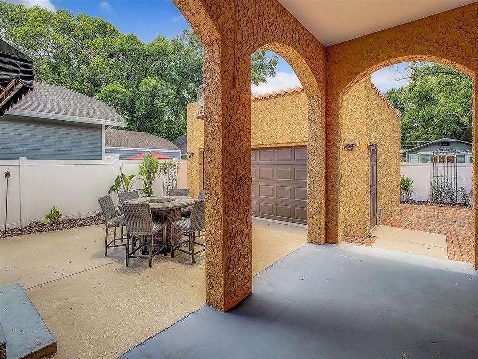 For Rent: $3,600 (3 beds, 2 baths, 1833 Square Feet)