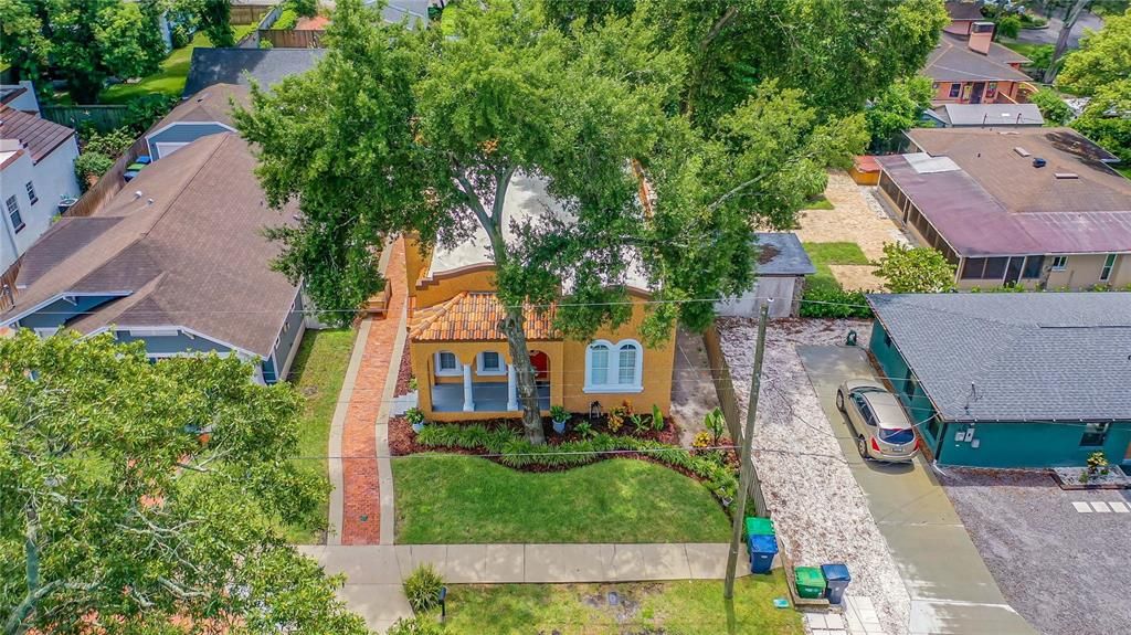 For Rent: $3,600 (3 beds, 2 baths, 1833 Square Feet)