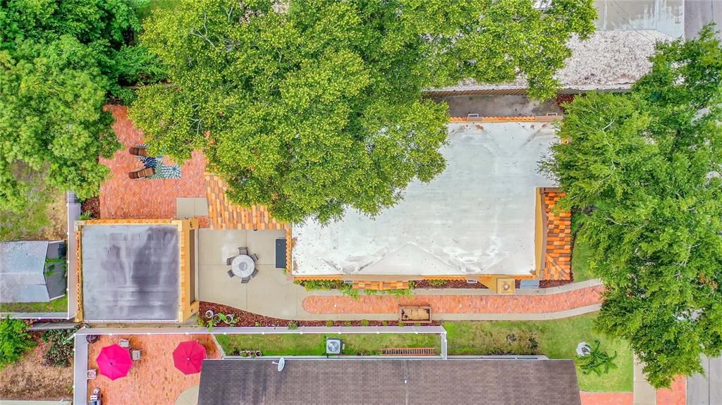 For Rent: $3,600 (3 beds, 2 baths, 1833 Square Feet)
